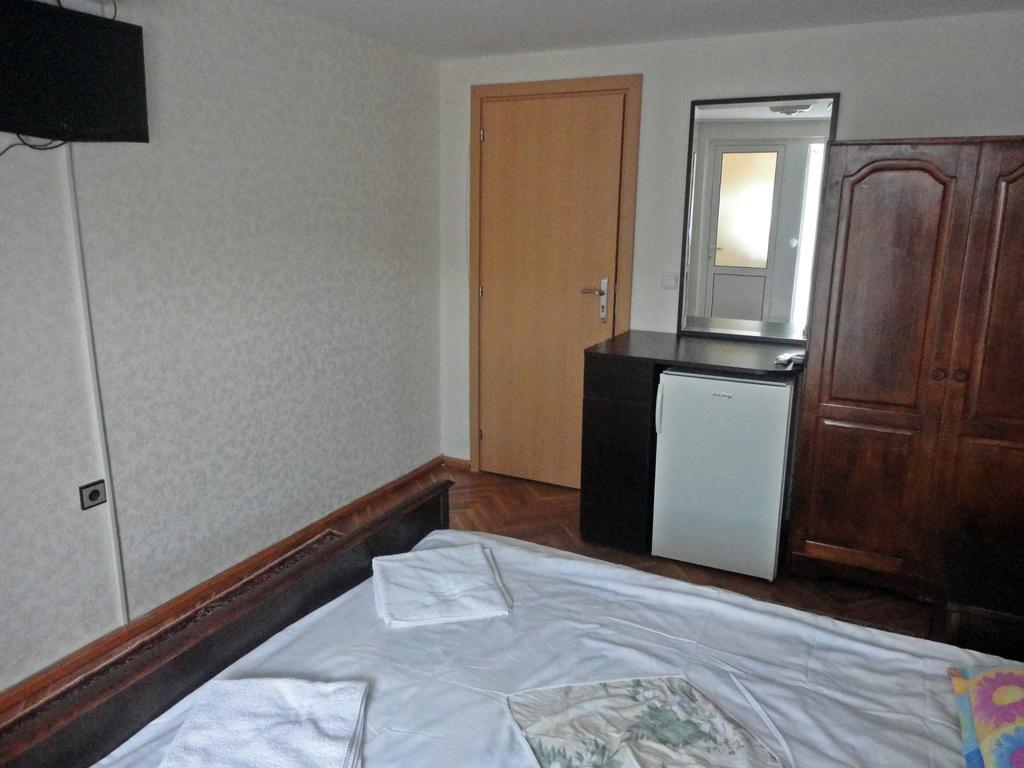 Guest Rooms Casa Luba Sveti Vlas Bilik gambar