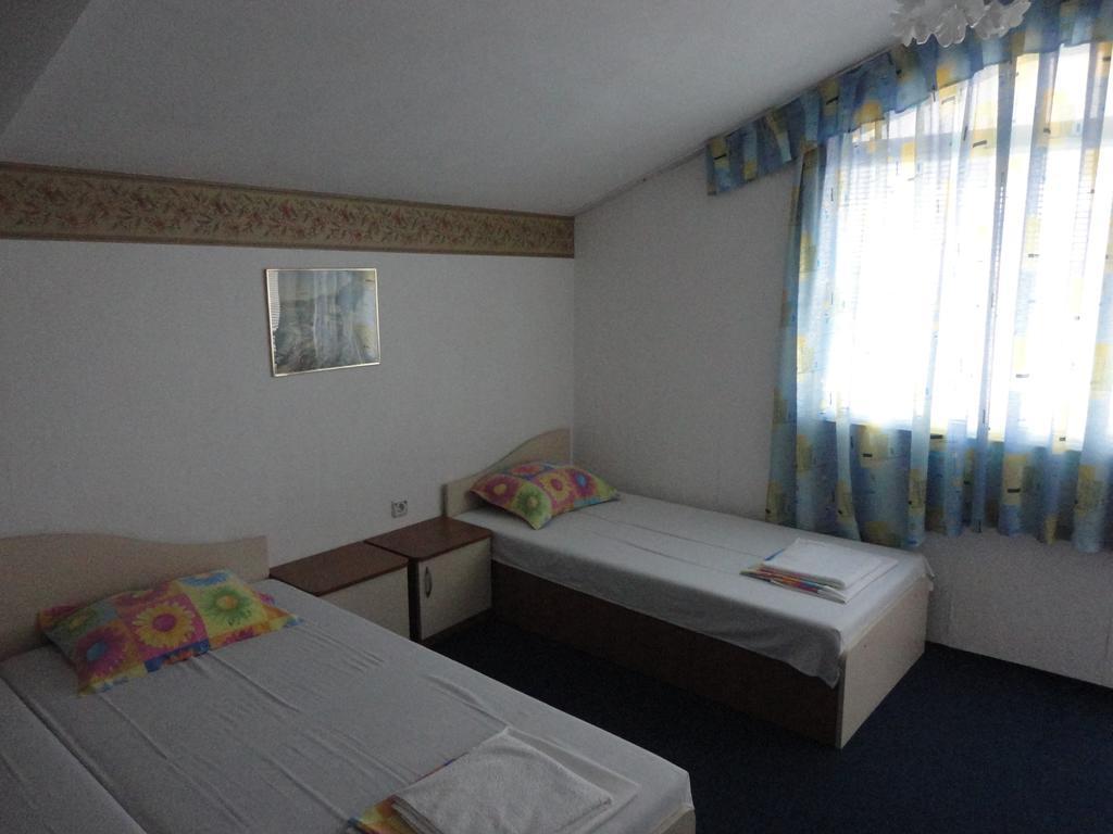 Guest Rooms Casa Luba Sveti Vlas Bilik gambar