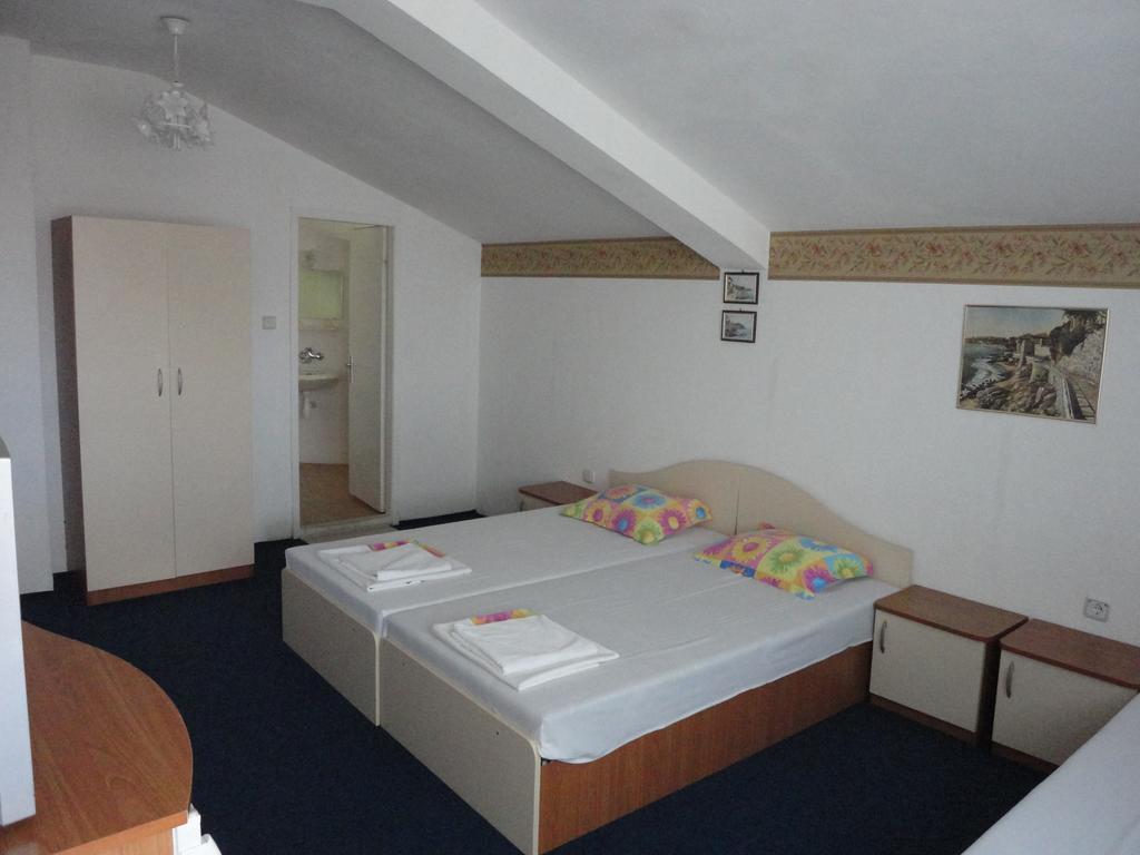 Guest Rooms Casa Luba Sveti Vlas Bilik gambar